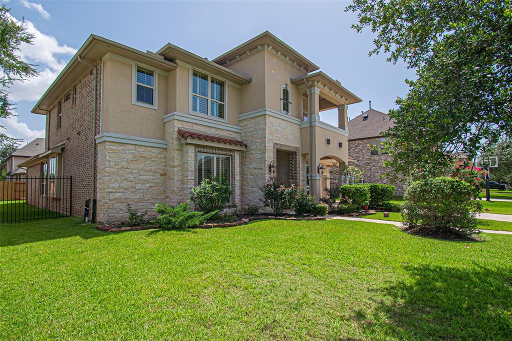6803 Crimson Grove Drive