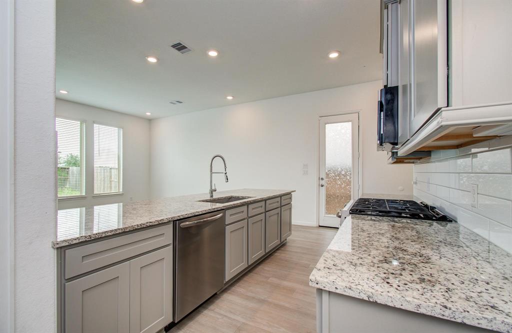 4138 Balboa Drive, Iowa Colony, Texas image 23