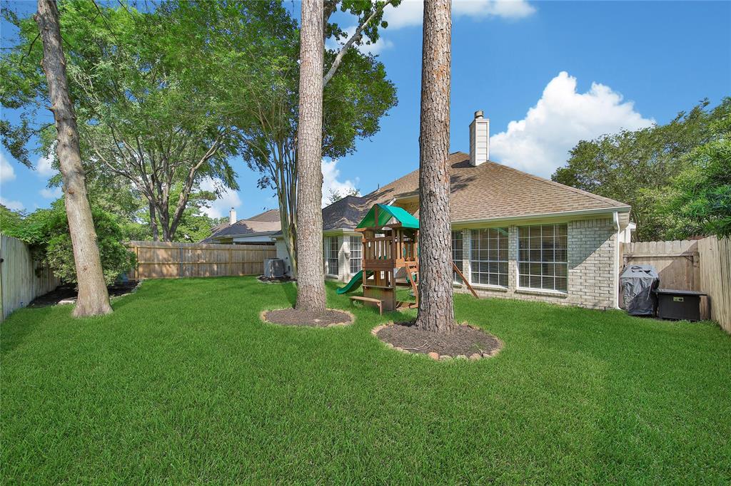 1502 Summer Rain Drive, Kingwood, Texas image 7