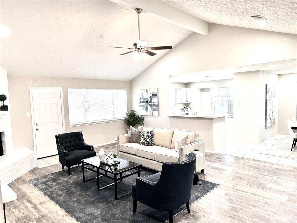 741 Sugar Hill Drive, La Porte, Texas image 4