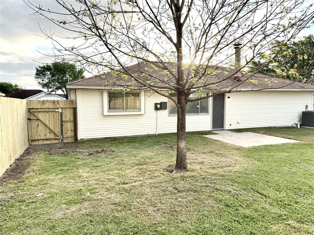 741 Sugar Hill Drive, La Porte, Texas image 28