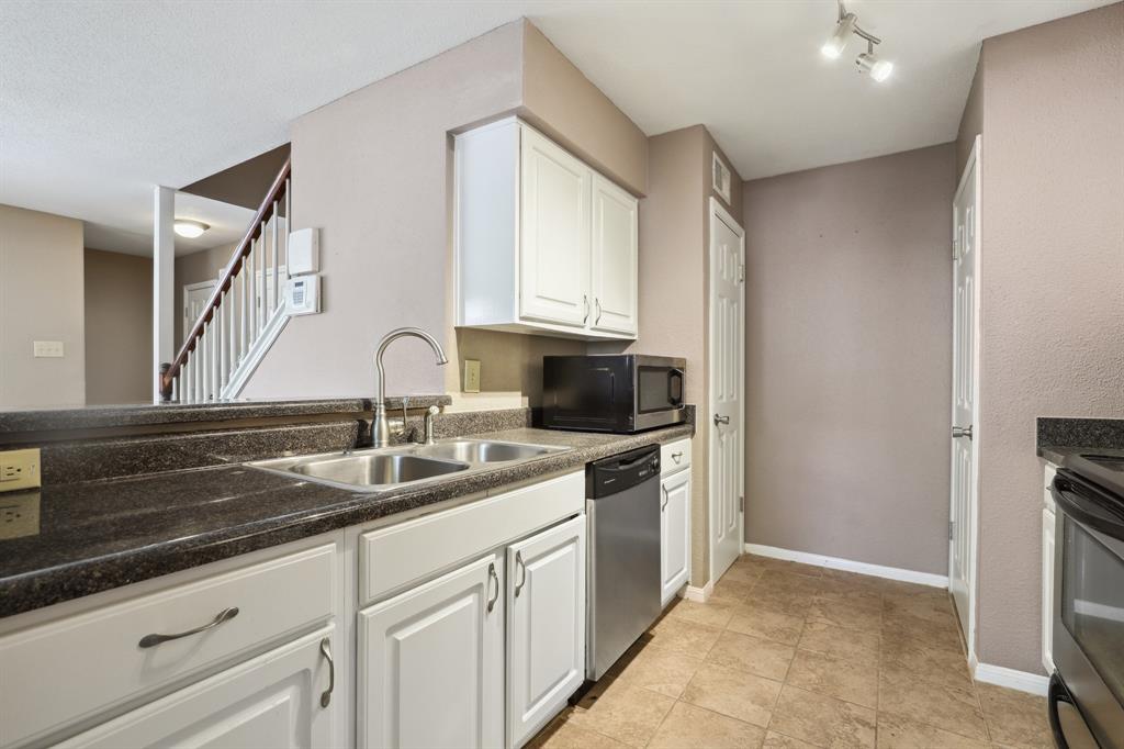 2211 S Kirkwood Road #11, Houston, Texas image 7