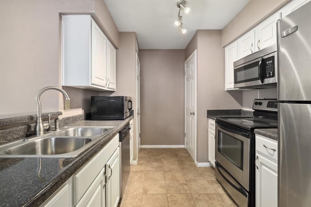 2211 S Kirkwood Road #11, Houston, Texas image 6