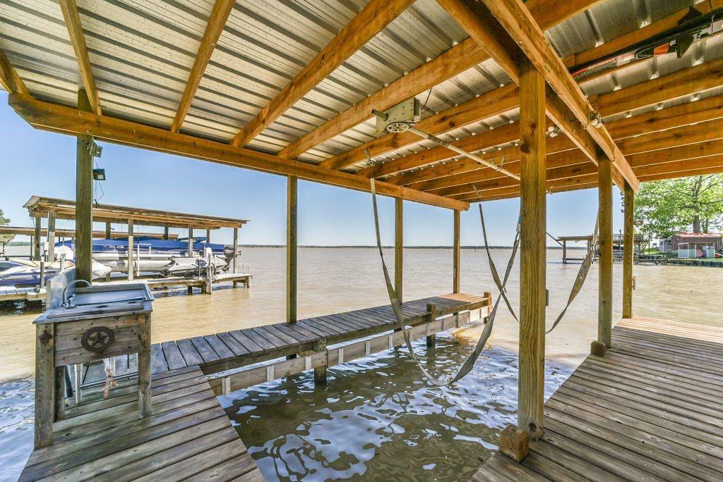 321 E Woodland Shores Drive