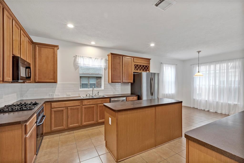 2618 Bridgestone Park Lane, Spring, Texas image 7