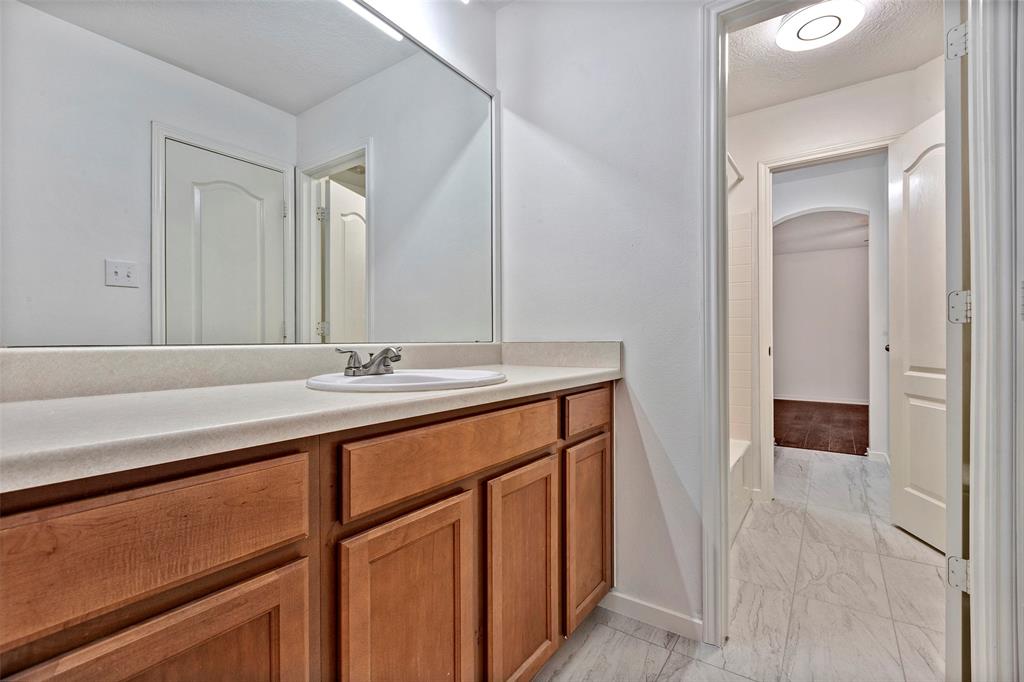 2618 Bridgestone Park Lane, Spring, Texas image 29