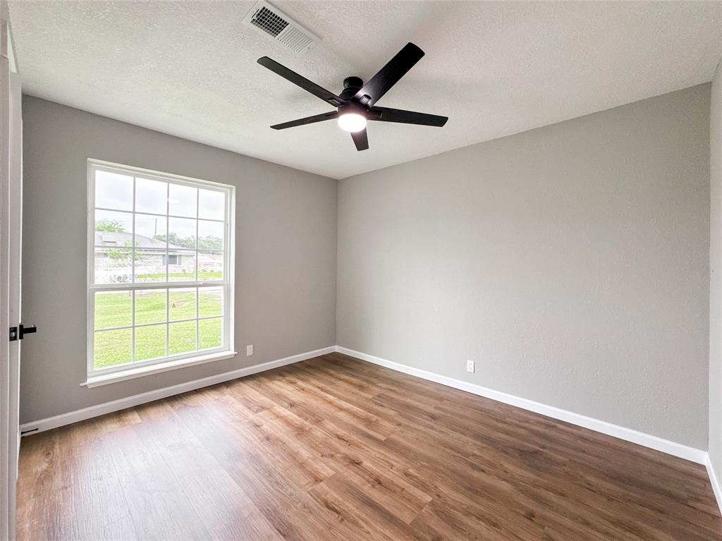 26 Ivy Court, Freeport, Texas image 10