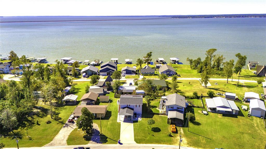 400 Shorthorn Dr Dr, Onalaska, Texas image 1