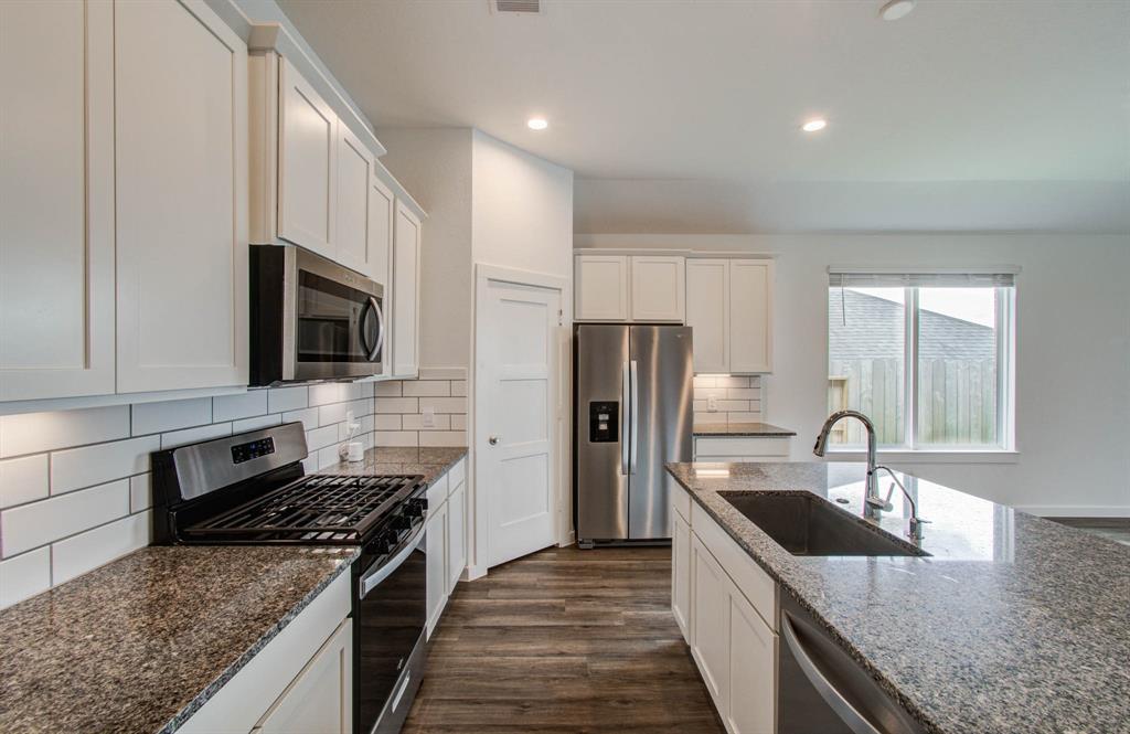 309 Pleasant Hill Way, Conroe, Texas image 17