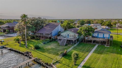 A home in San Leon