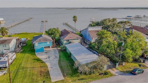 A home in San Leon