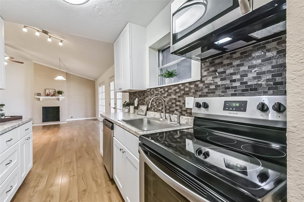 227 Cherry Valley Drive, Houston, Texas image 16