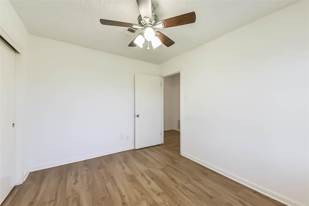 227 Cherry Valley Drive, Houston, Texas image 24