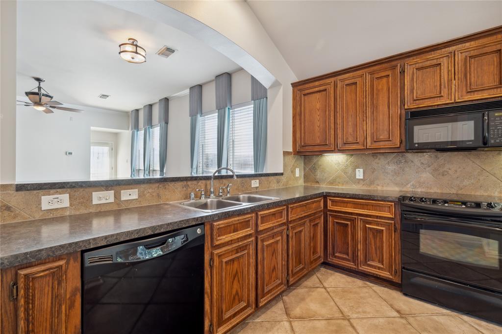 4323 Sunlit Pass Loop, Humble, Texas image 4