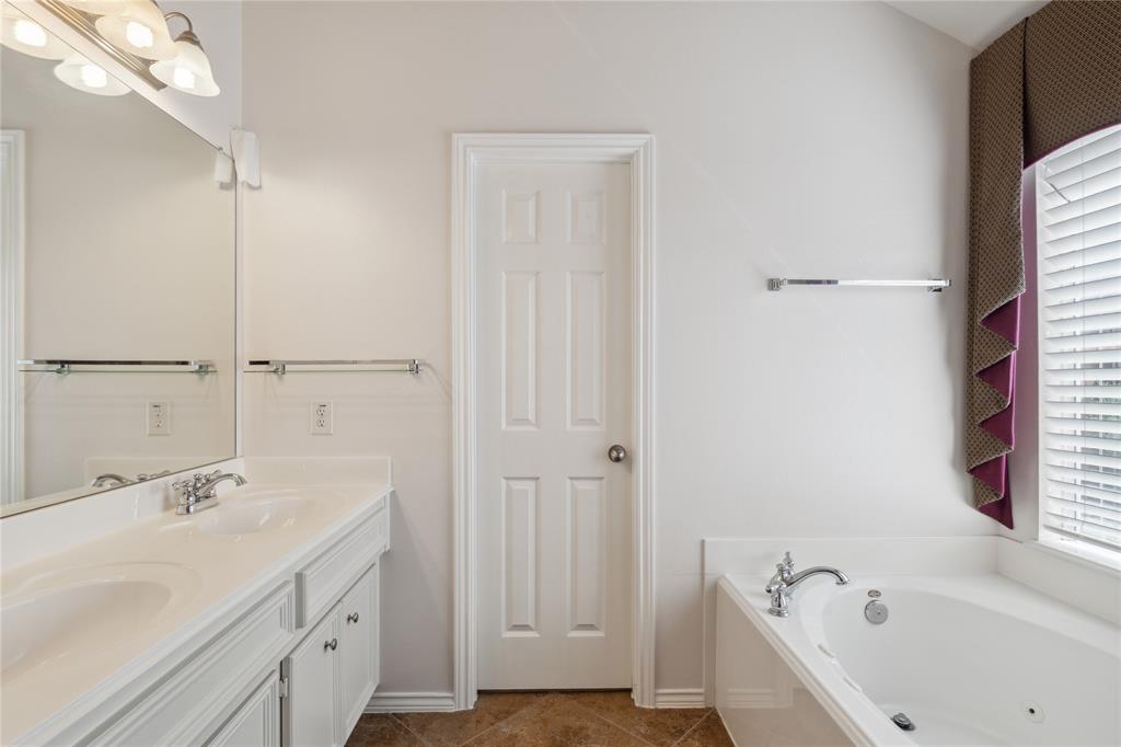 4323 Sunlit Pass Loop, Humble, Texas image 19