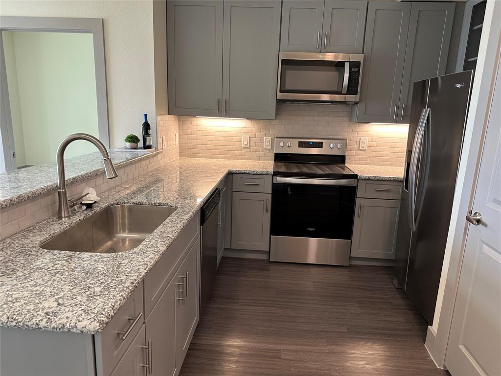 6955 Turtlewood Drive #502, Houston, Texas image 2