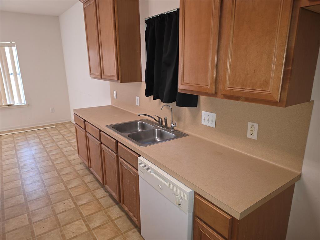 1235 N Arbor Bough Circle, Fresno, Texas image 5