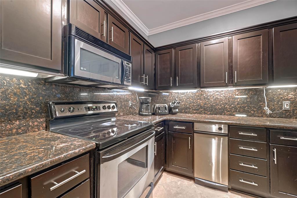 2111 Welch Street #B117, Houston, Texas image 7
