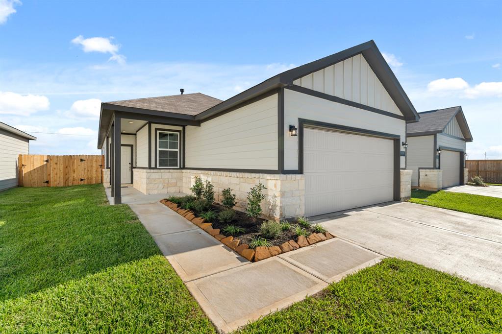 3935 Glory Green Drive