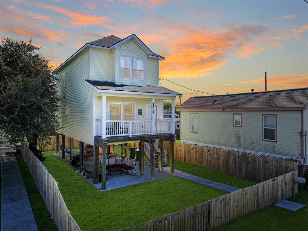 1302 55th Street, Galveston, Texas image 1