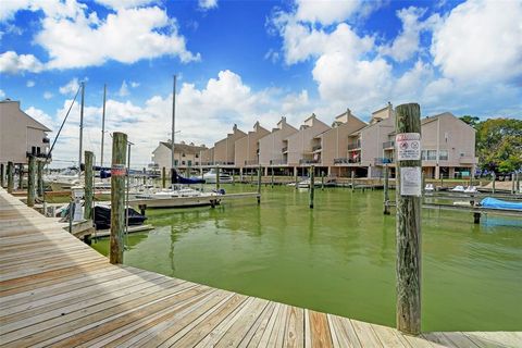 Condominium in Seabrook TX 3663 Nasa Road 1 Pkwy 31.jpg