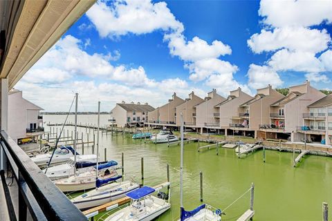 Condominium in Seabrook TX 3663 Nasa Road 1 Pkwy 23.jpg