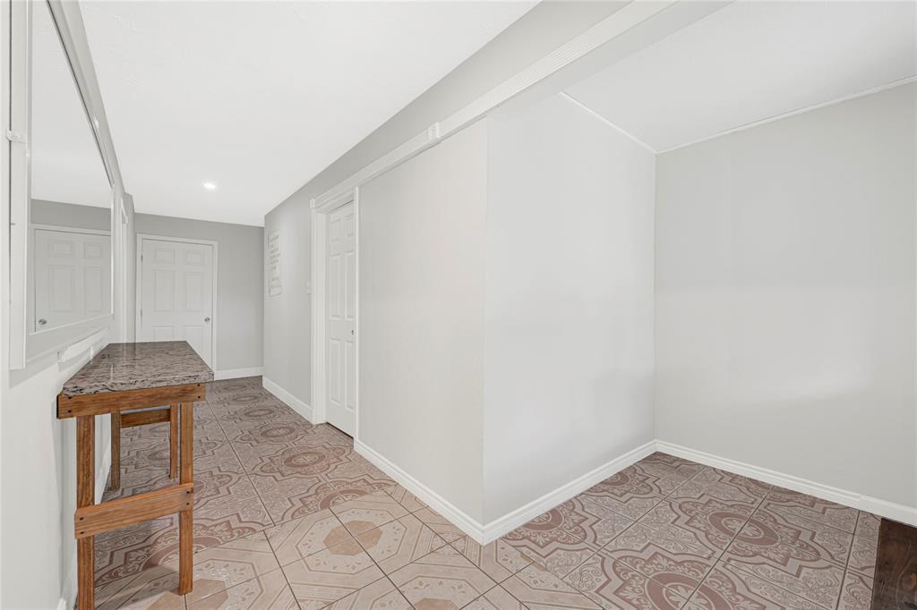 1613 Wycliffe Drive