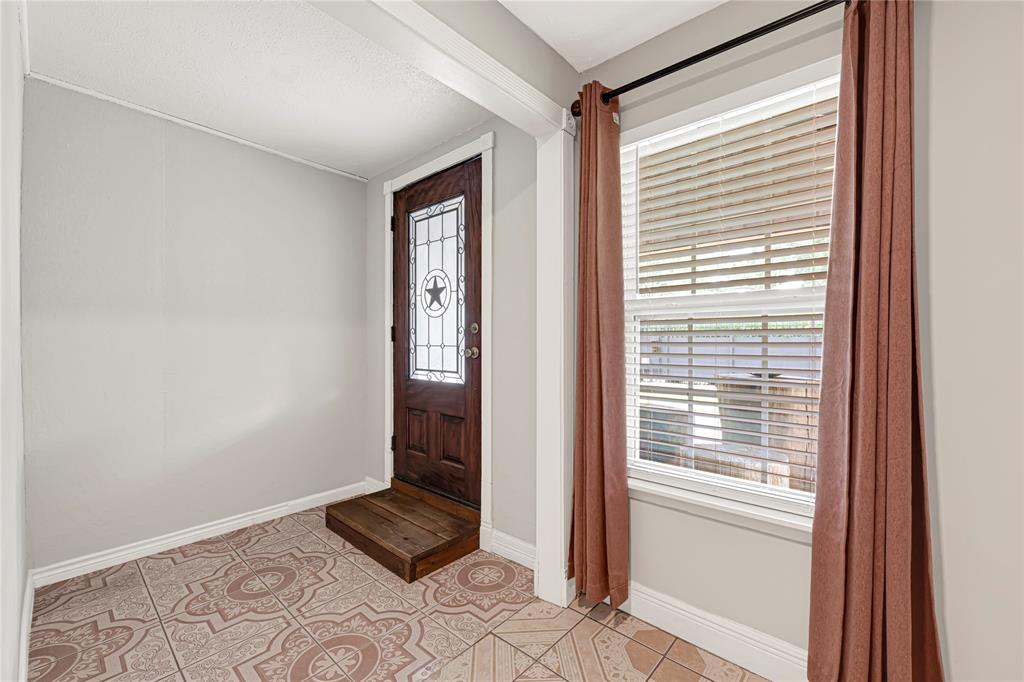 1613 Wycliffe Drive