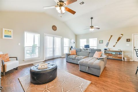 Single Family Residence in Galveston TX 4202 Grayson Drive 10.jpg