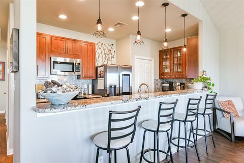 Single Family Residence in Galveston TX 4202 Grayson Drive 15.jpg