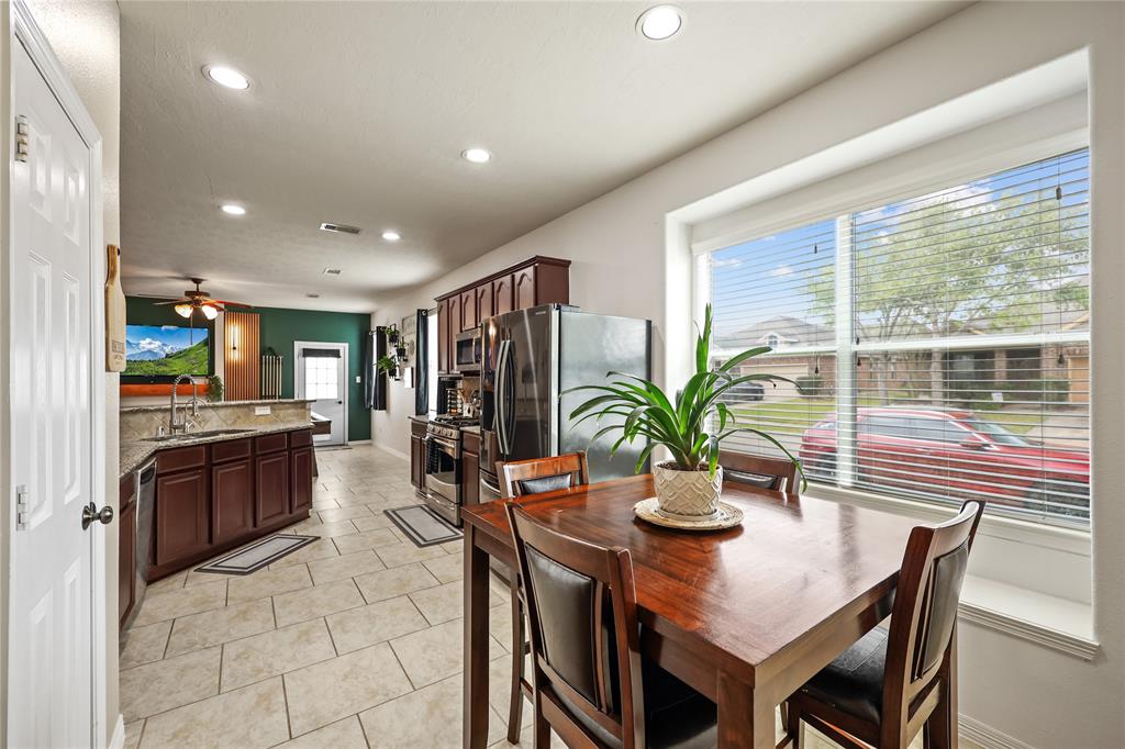 13112 Southern Valley Drive, Pearland, Texas image 8