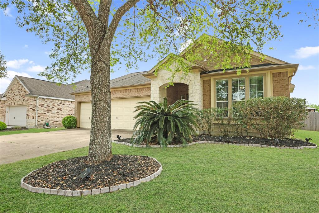 13112 Southern Valley Drive, Pearland, Texas image 2