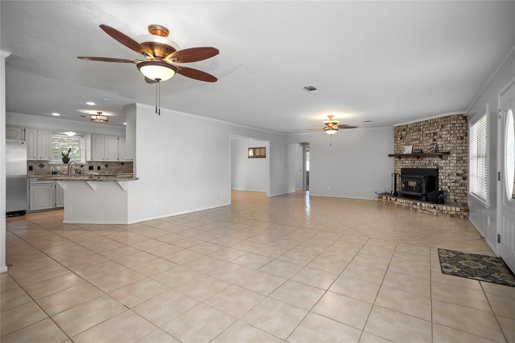 606 N Mciver Street, Madisonville, Texas image 7