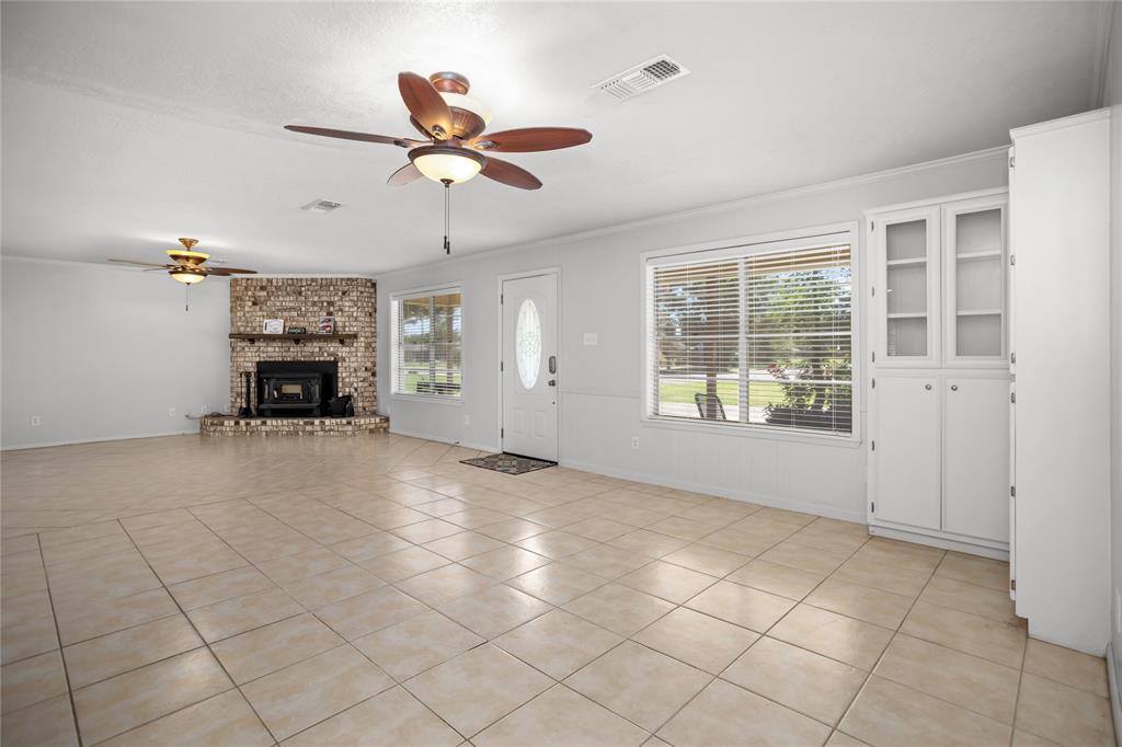 606 N Mciver Street, Madisonville, Texas image 8