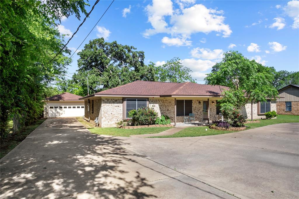 606 N Mciver Street, Madisonville, Texas image 3