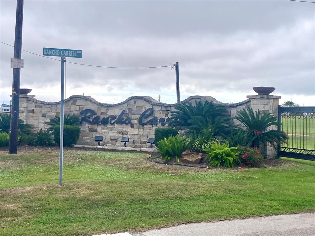 697 Overlook Drive, Crystal Beach, Texas image 4