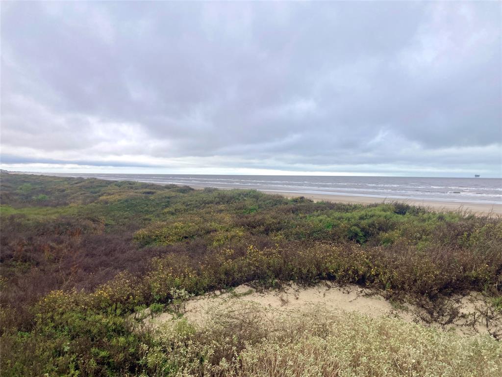 697 Overlook Drive, Crystal Beach, Texas image 6