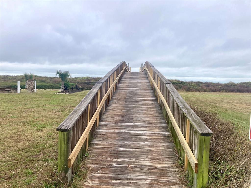 697 Overlook Drive, Crystal Beach, Texas image 10