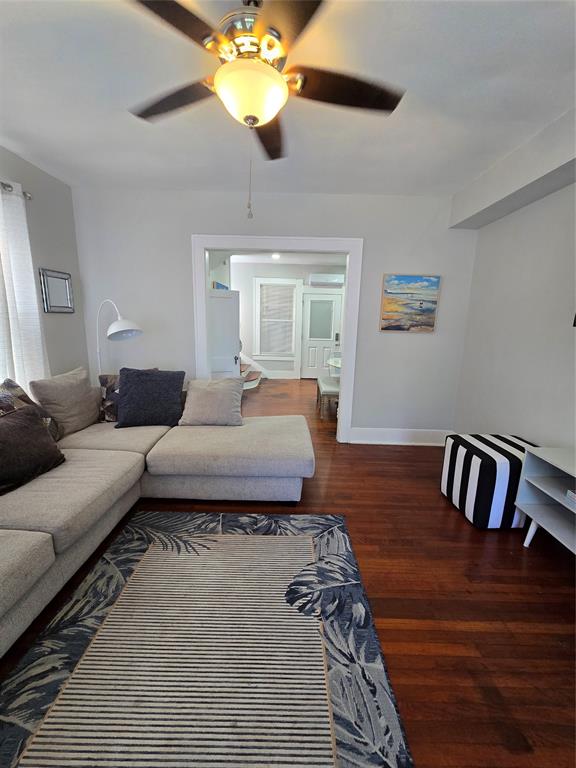 2902 Bernardo De Galvez Avenue