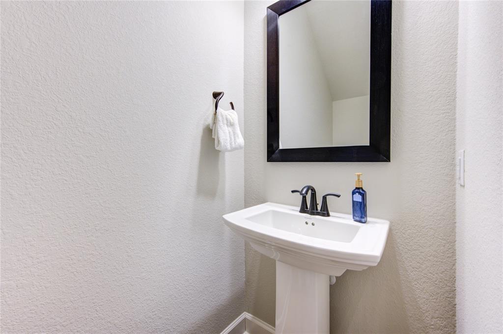 20907 Blooming Shrubs Court, Cypress, Texas image 24