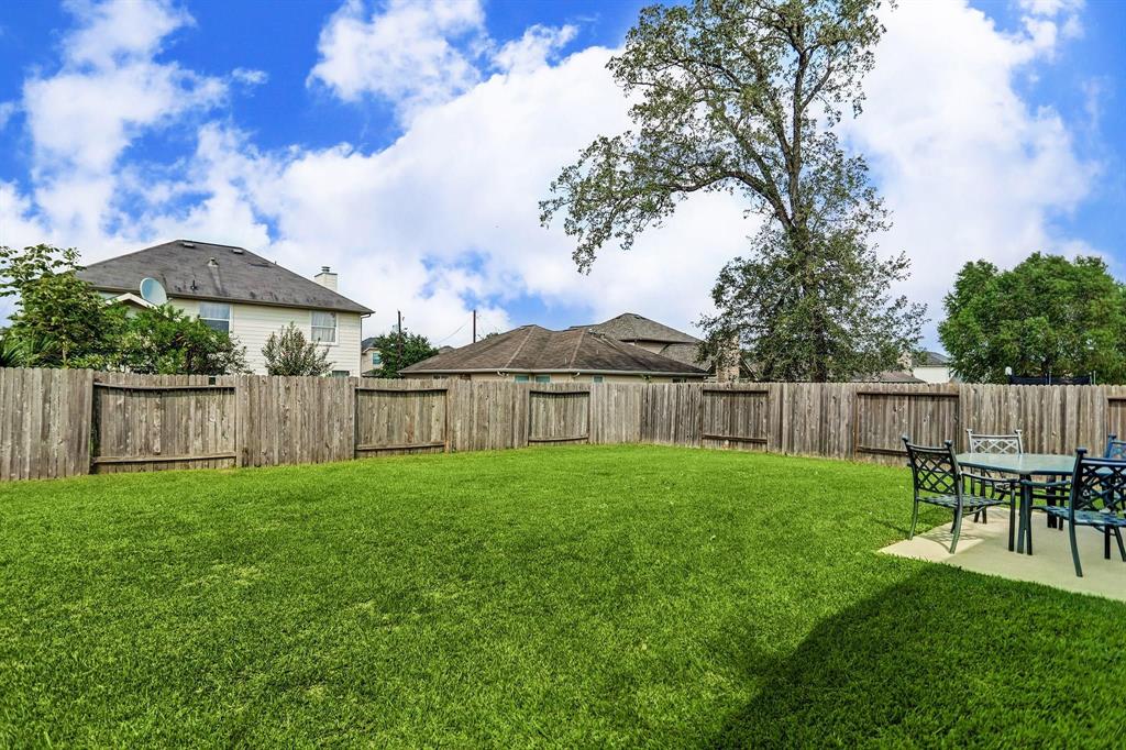 2309 Shady Tree Lane, Conroe, Texas image 7