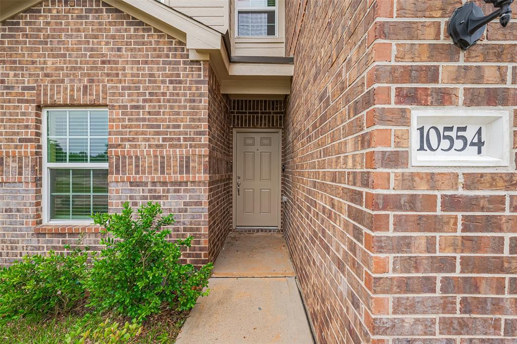 10554 Sweetwater Creek Drive, Cleveland, Texas image 2
