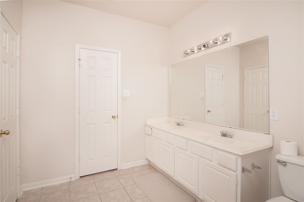 21515 Oak Park Trails Drive, Katy, Texas image 17