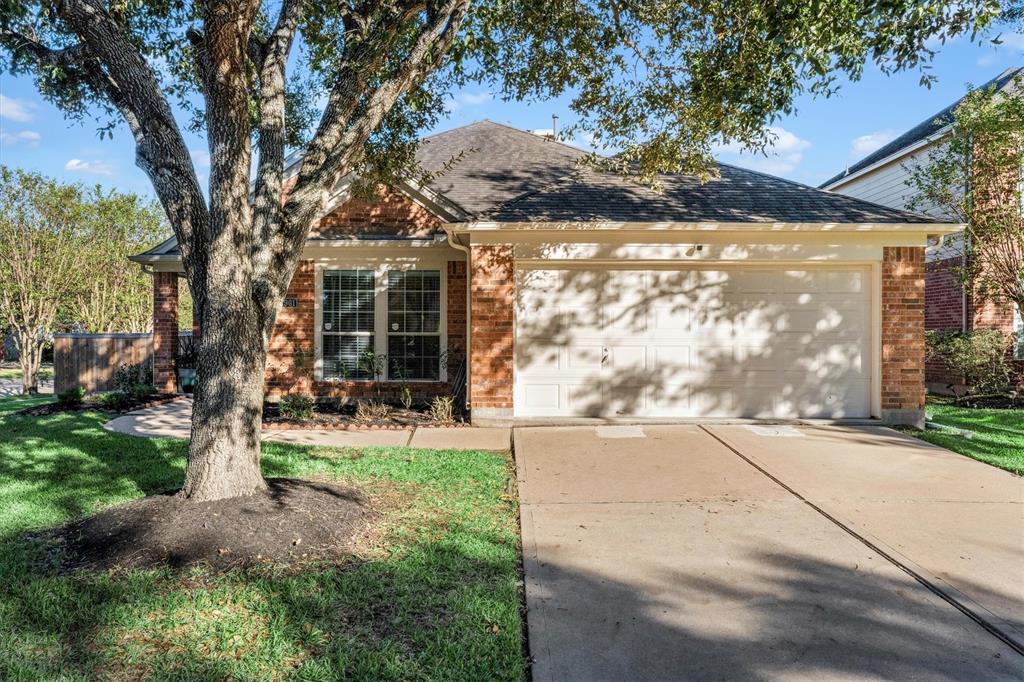 2901 Autumnbrook Lane, Pearland, Texas image 1