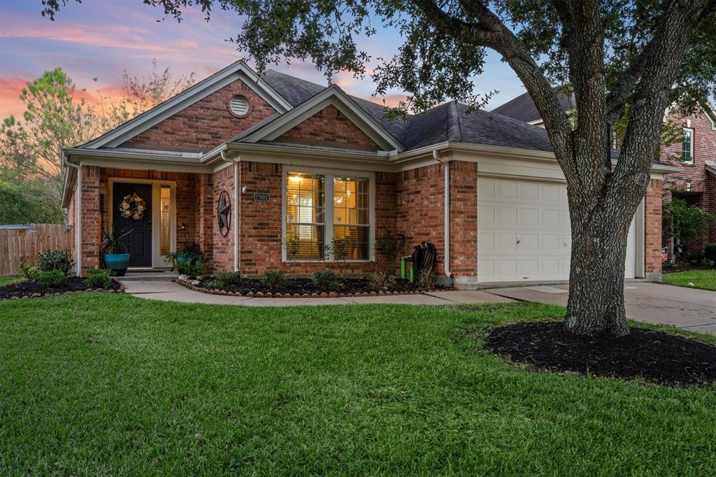 2901 Autumnbrook Lane, Pearland, Texas image 4