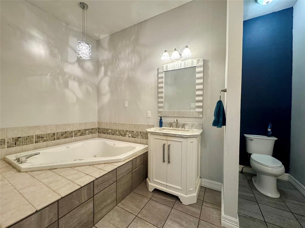 212 Whitfield Street, Yoakum, Texas image 16