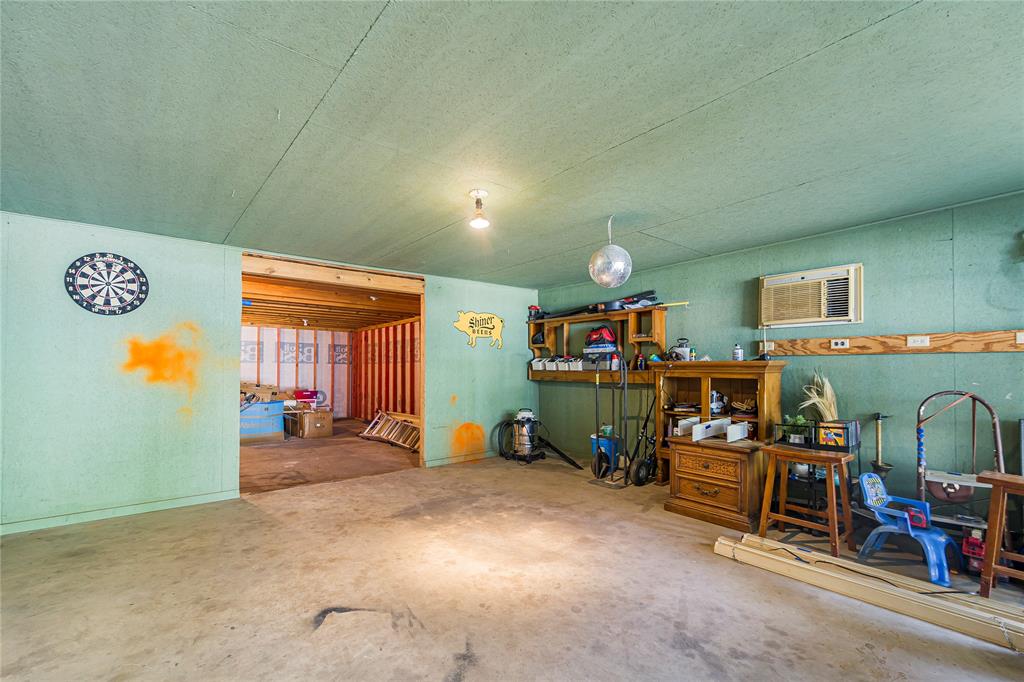 212 Whitfield Street, Yoakum, Texas image 24