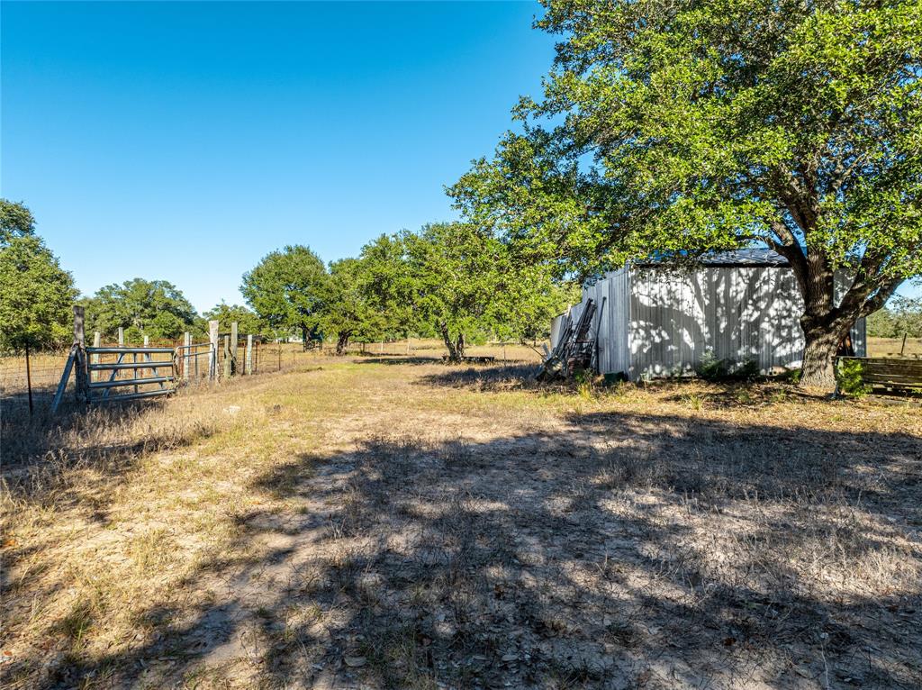 000 Sandy Lane, Fayetteville, Texas image 6