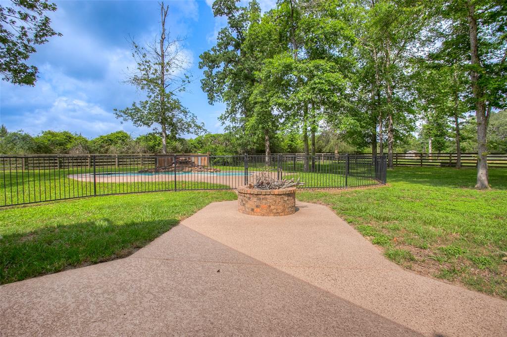 2400 Fm-3081, Willis, Texas image 31