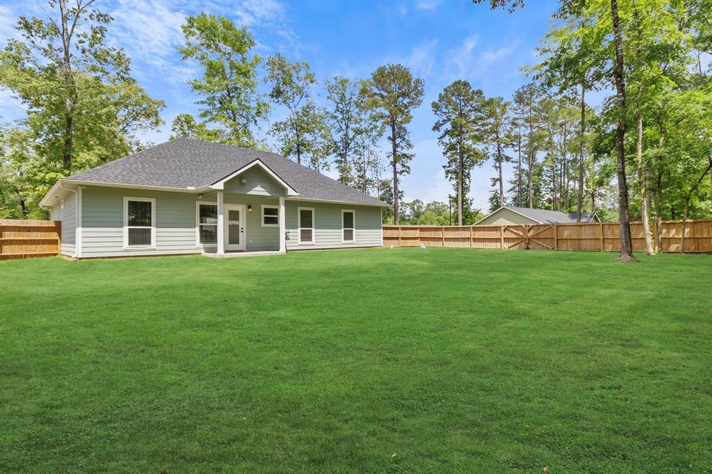 127 Inwood Drive, Livingston, Texas image 3